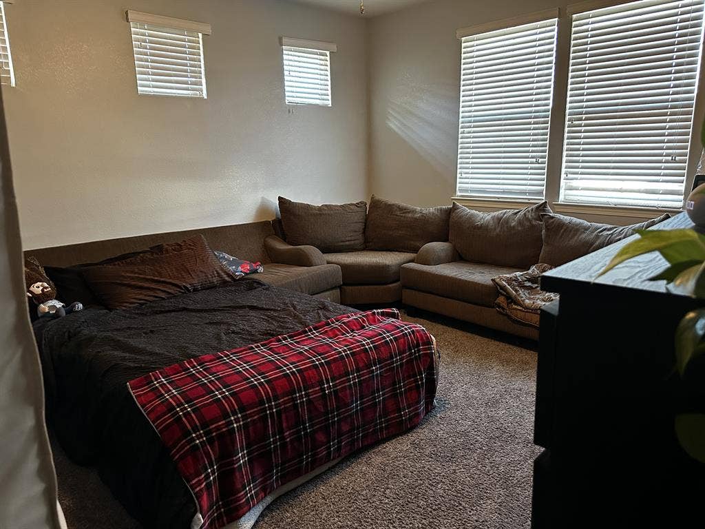 Larger than normal bedroom for rent