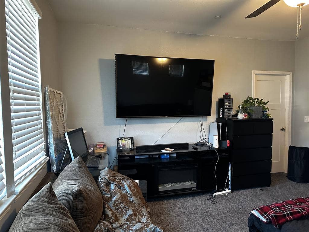 Larger than normal bedroom for rent