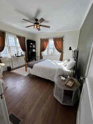 Cozy 
home close to downtown