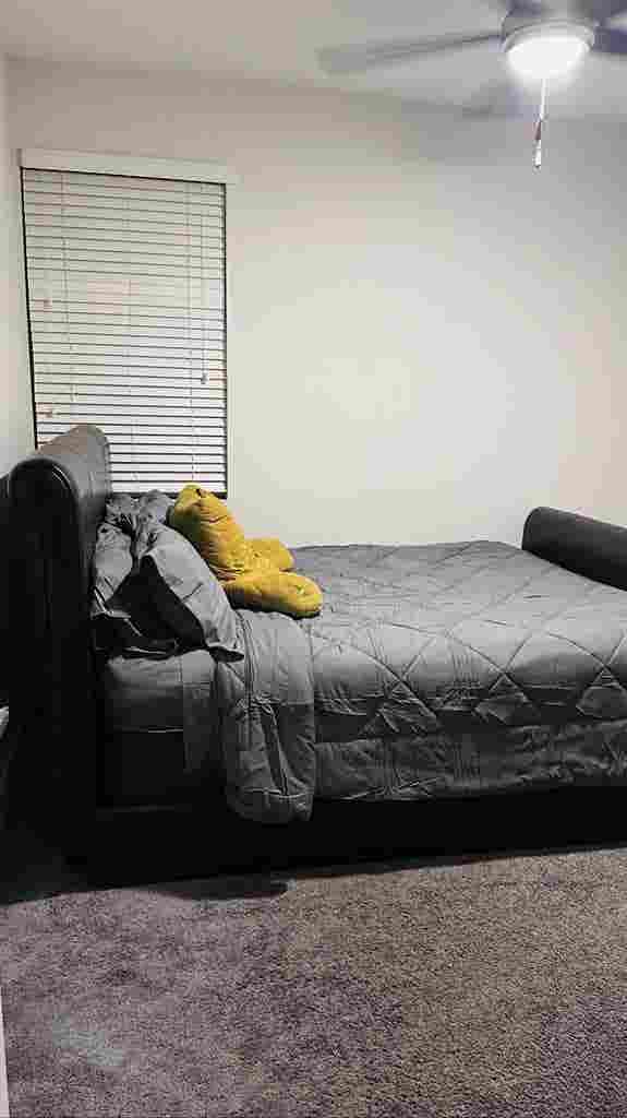 Available private room and bathroom