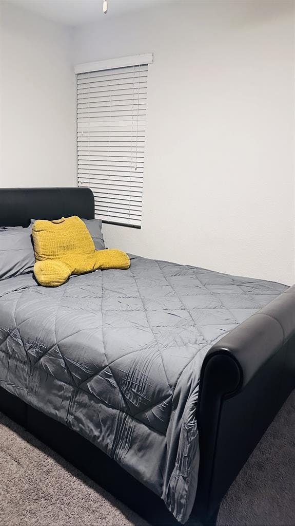 Available private room and bathroom