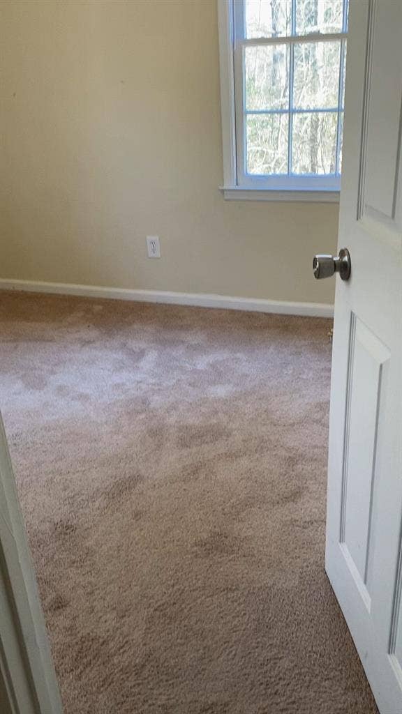 Bedroom for rent in Lawrenceville