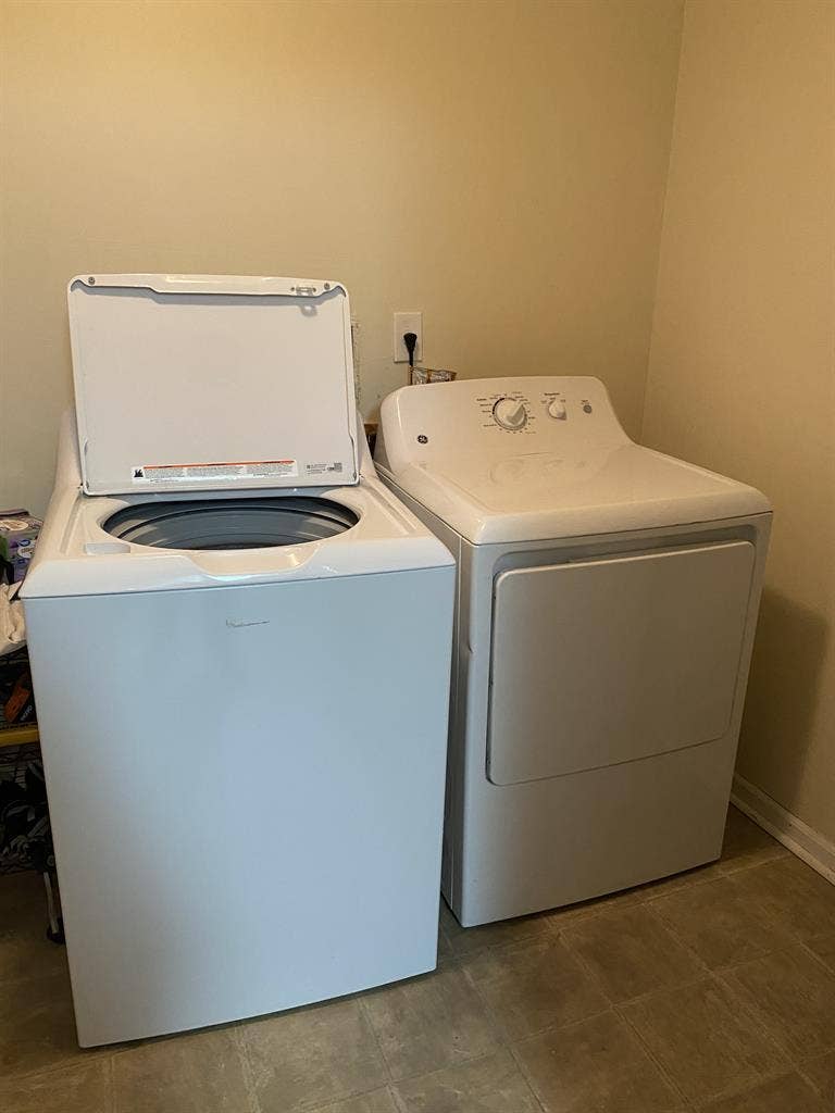 Bedroom for rent in Lawrenceville