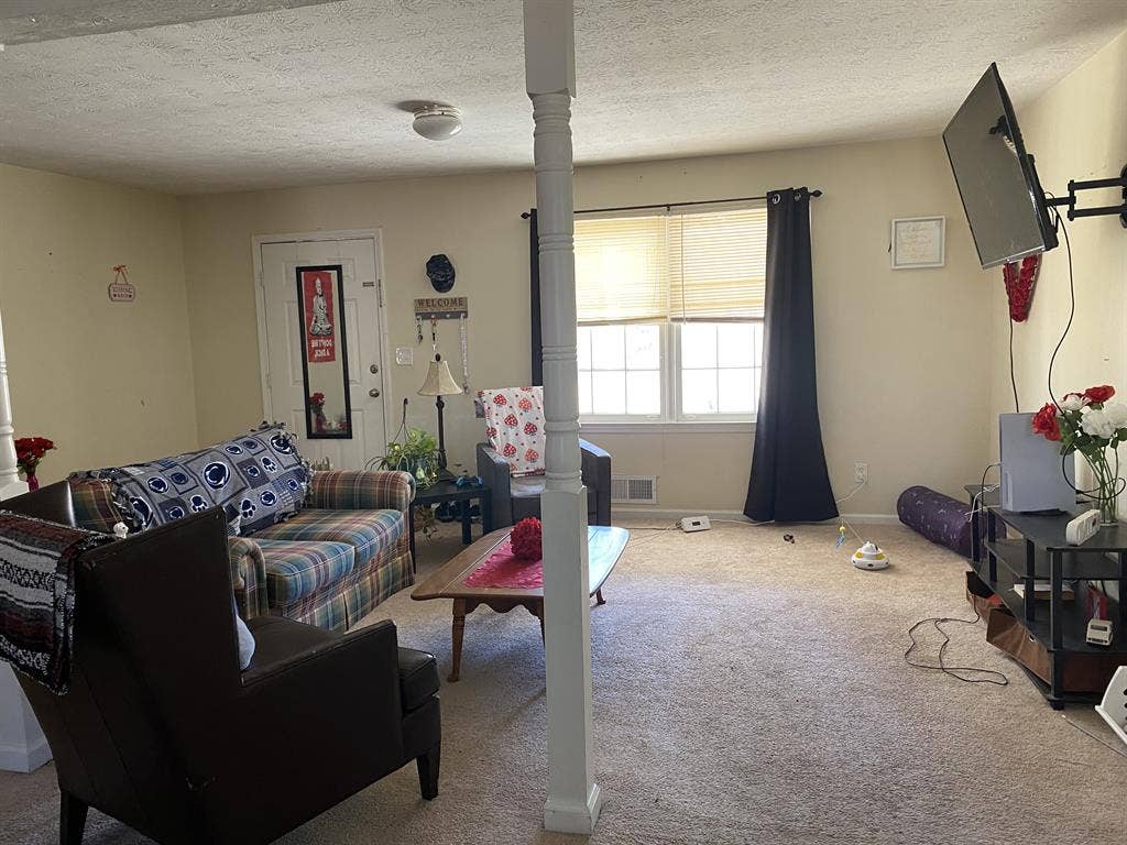 Bedroom for rent in Lawrenceville