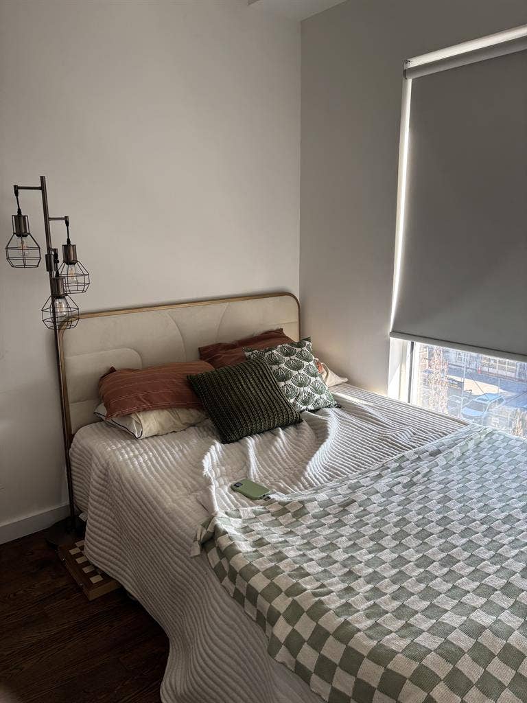 One room in 3BR in Greenpoint