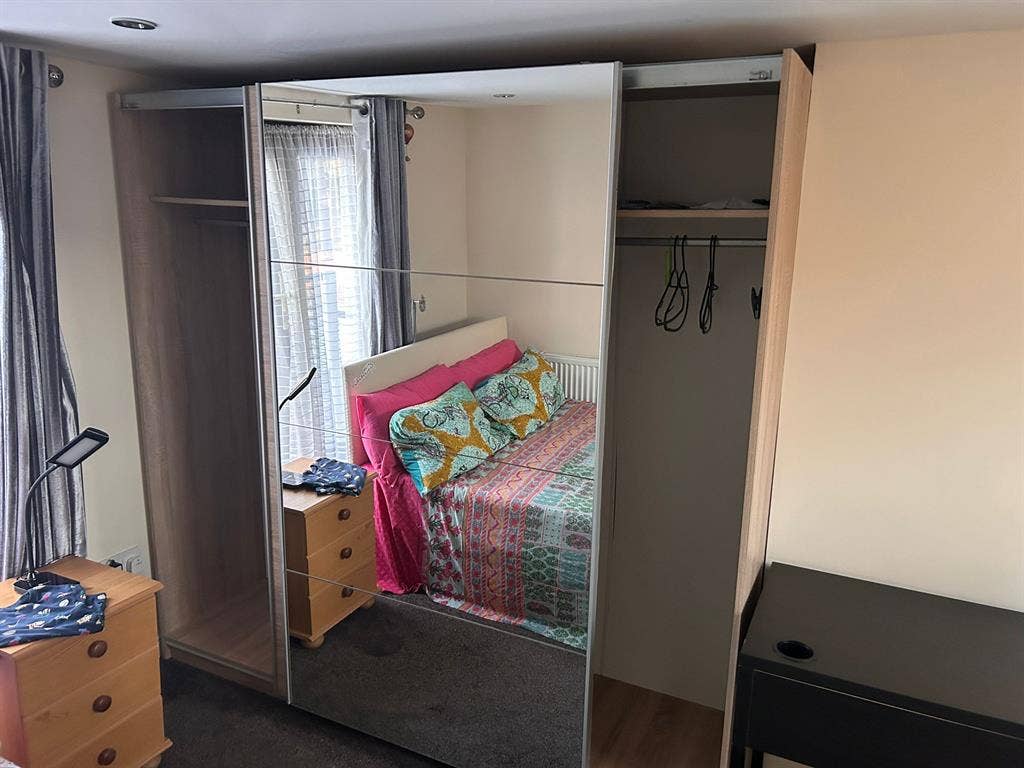 Double room in Clayhall.