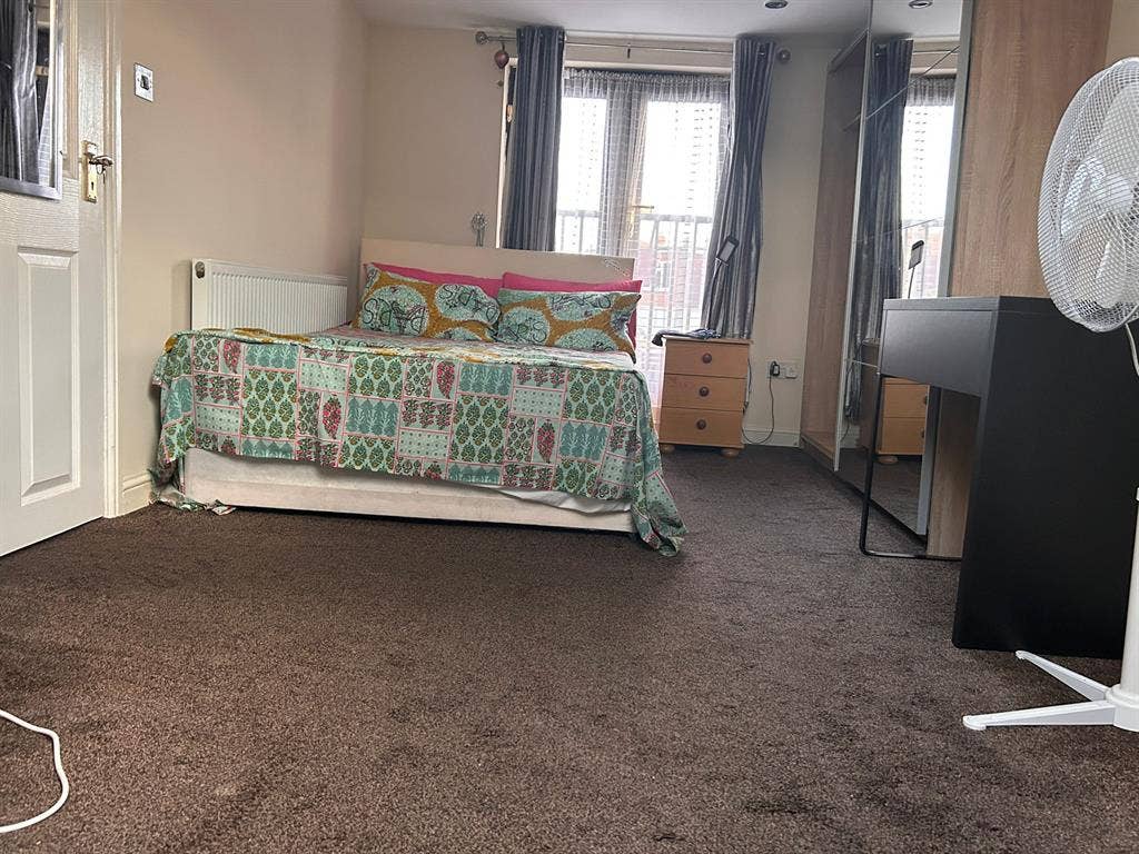 Double room in Clayhall.