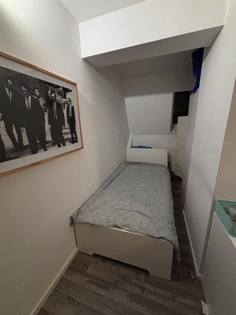 ROOM FOR SUBLET FOR MALE IN SHARING