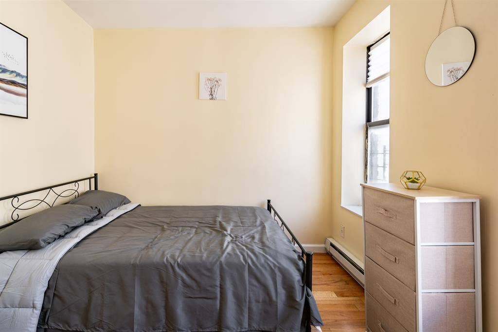 ✨ Spacious SUBLET in UWS ✨