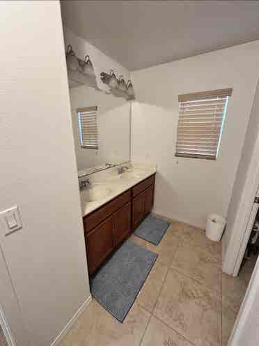 Room for rent in vista