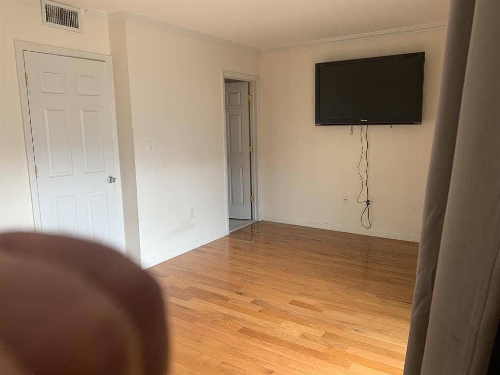 Large Master Bedroom in Jersey City