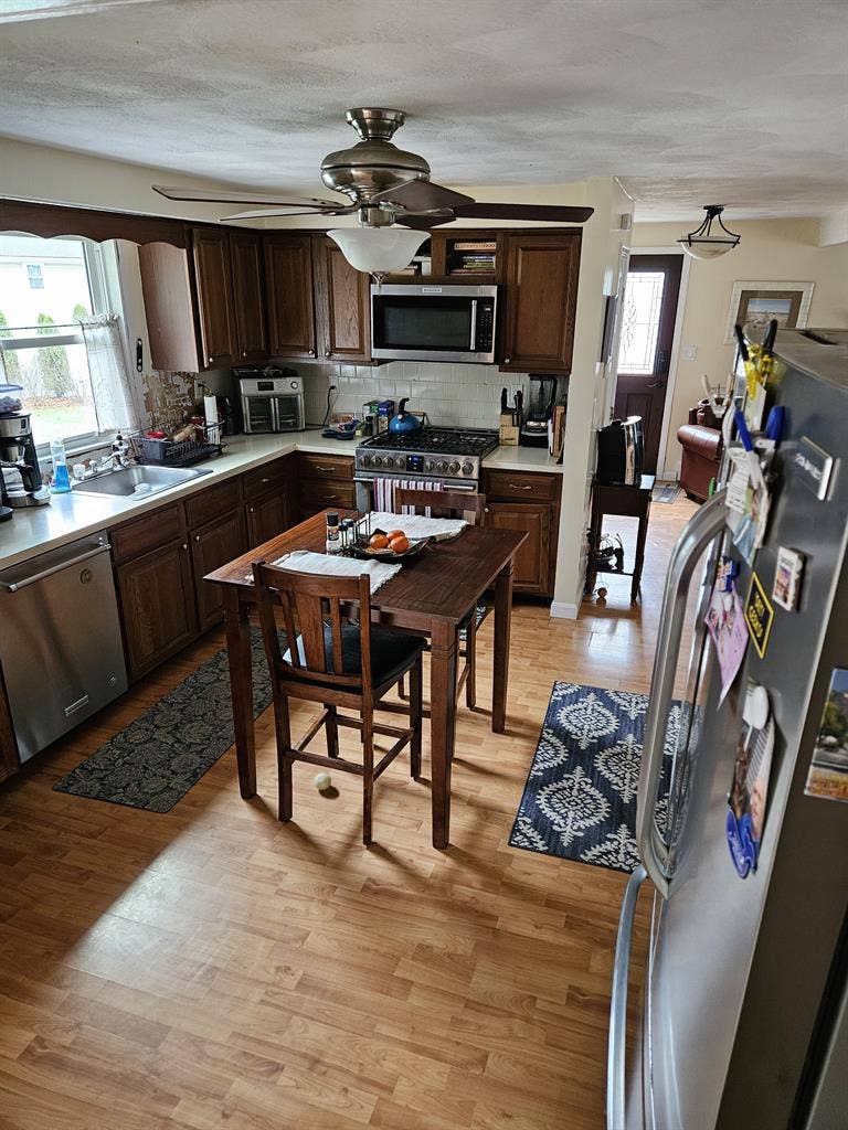 Single Family Home wants roommate