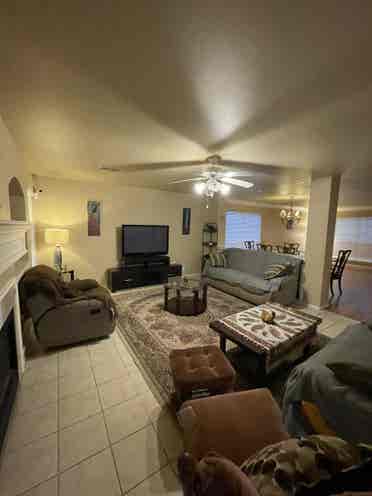Room in 
Tranquil neighborhood