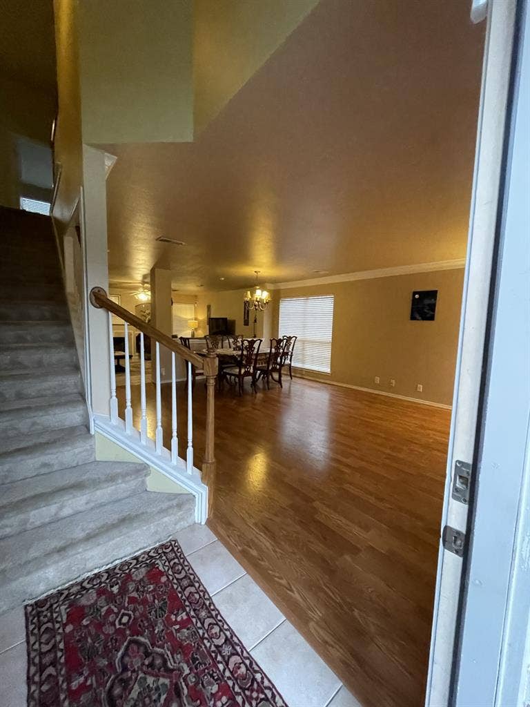 Room in
Tranquil neighborhood