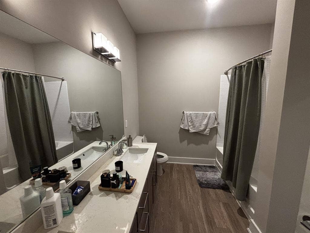 bath apartment for lease