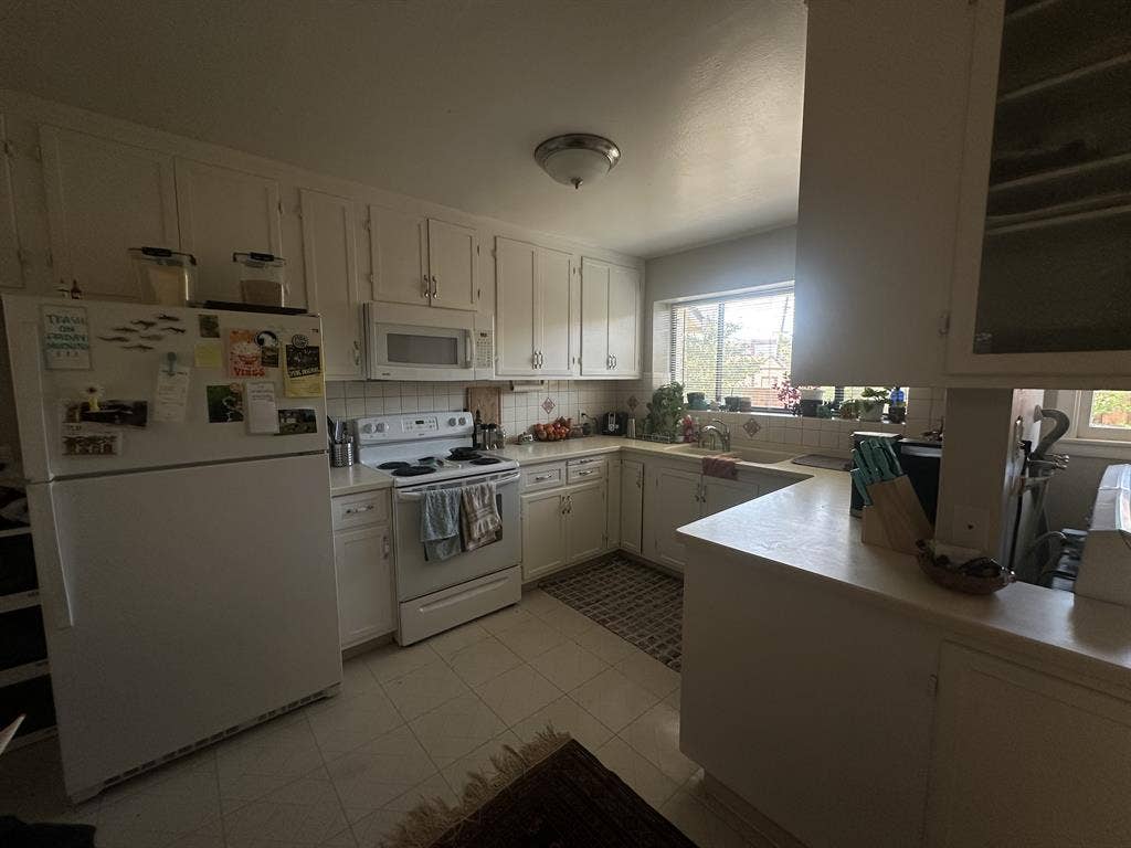 Cozy Room Available Near Sac State