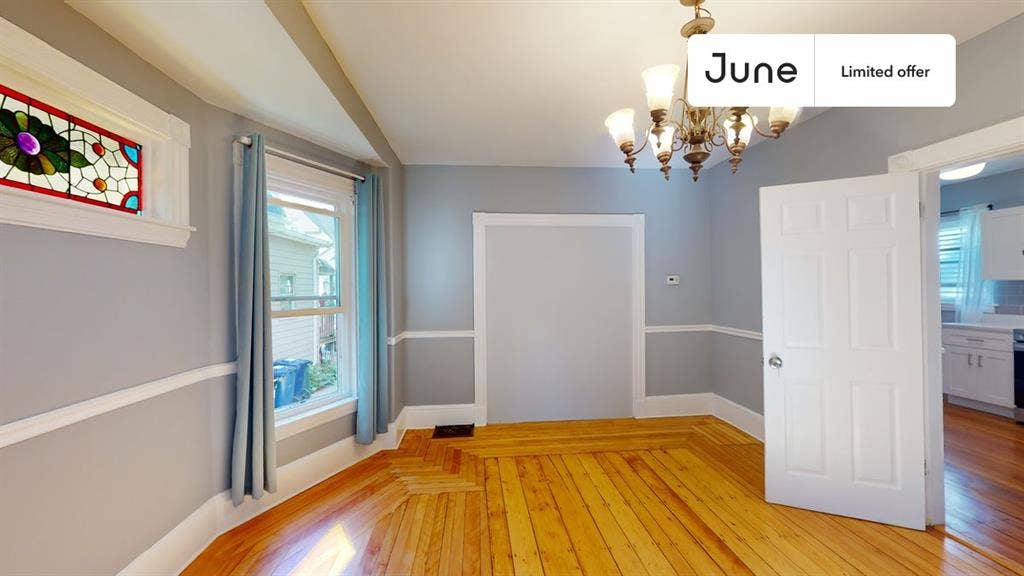 7 BR in Boston