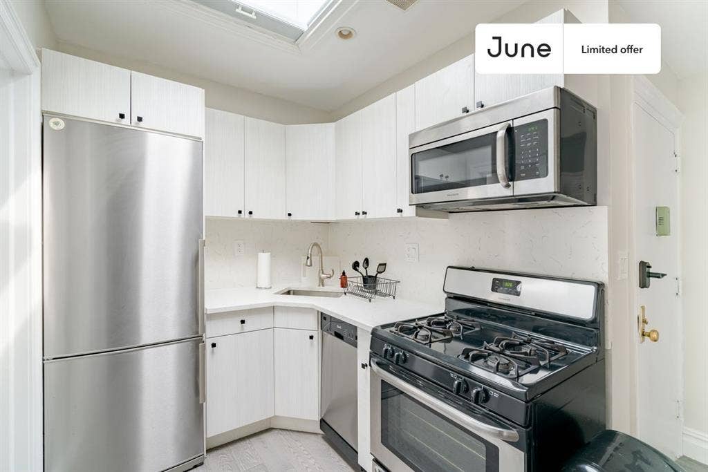 2 BR in New York City