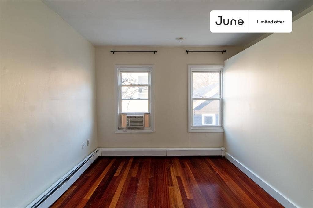 4 BR in Boston