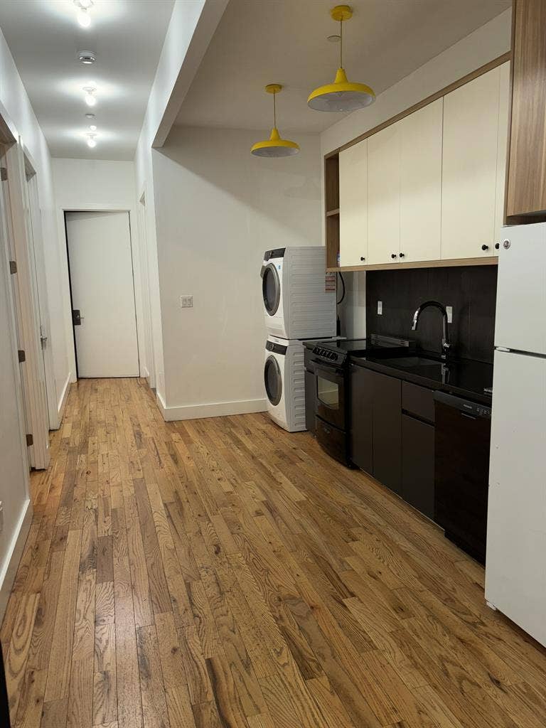 Extra large room Bedstuy Brooklyn