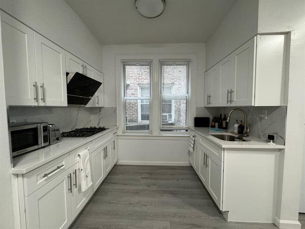 Room for Rent in Woodside, NY