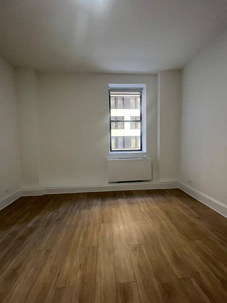 ✨Spacious Room in Midtown South✨