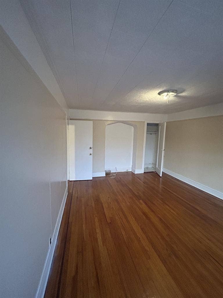 Room for rent in queens village