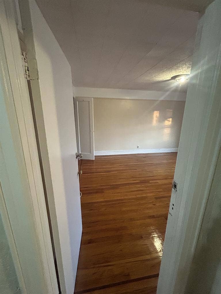 Room for rent in queens village