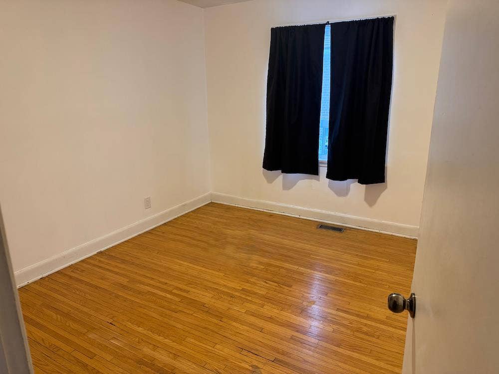 1 Room in a 3 Bedroom house