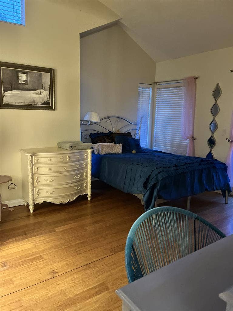 Master Room near Lake Murray
