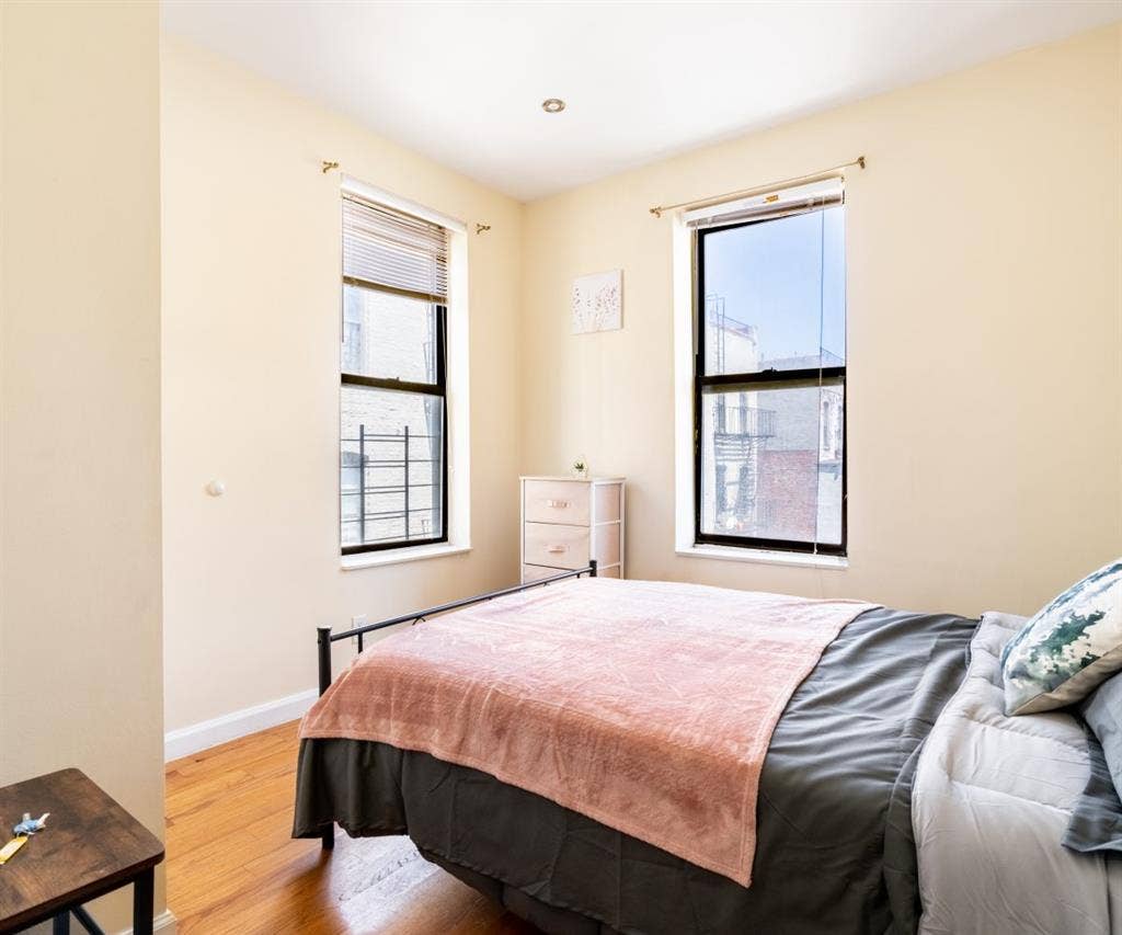 🔥 Furnished Room in UWS 🔥