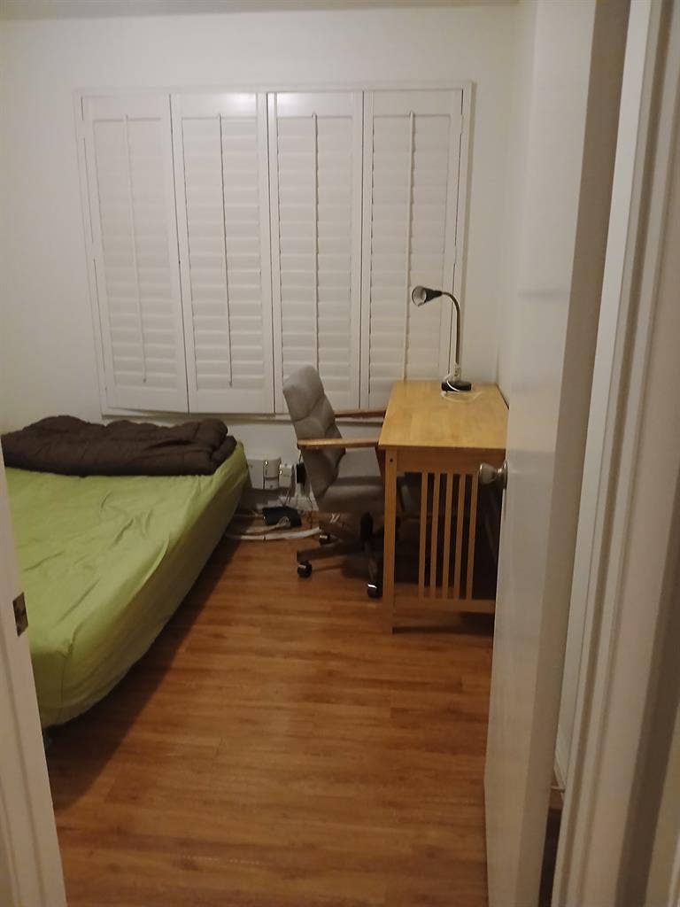 Cozy room for rent