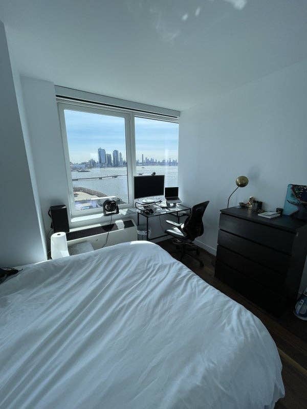 Rooms for rent in Greenpoint