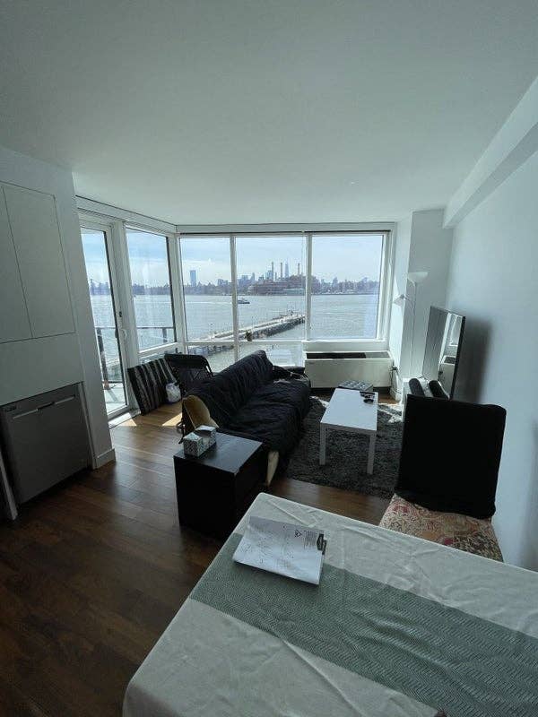 Rooms for rent in Greenpoint