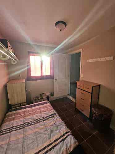 Looking for new roommate