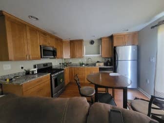 Looking for new roommate