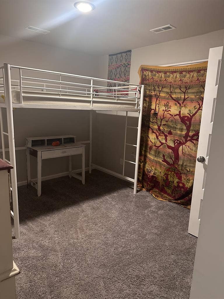 Bedroom for rent