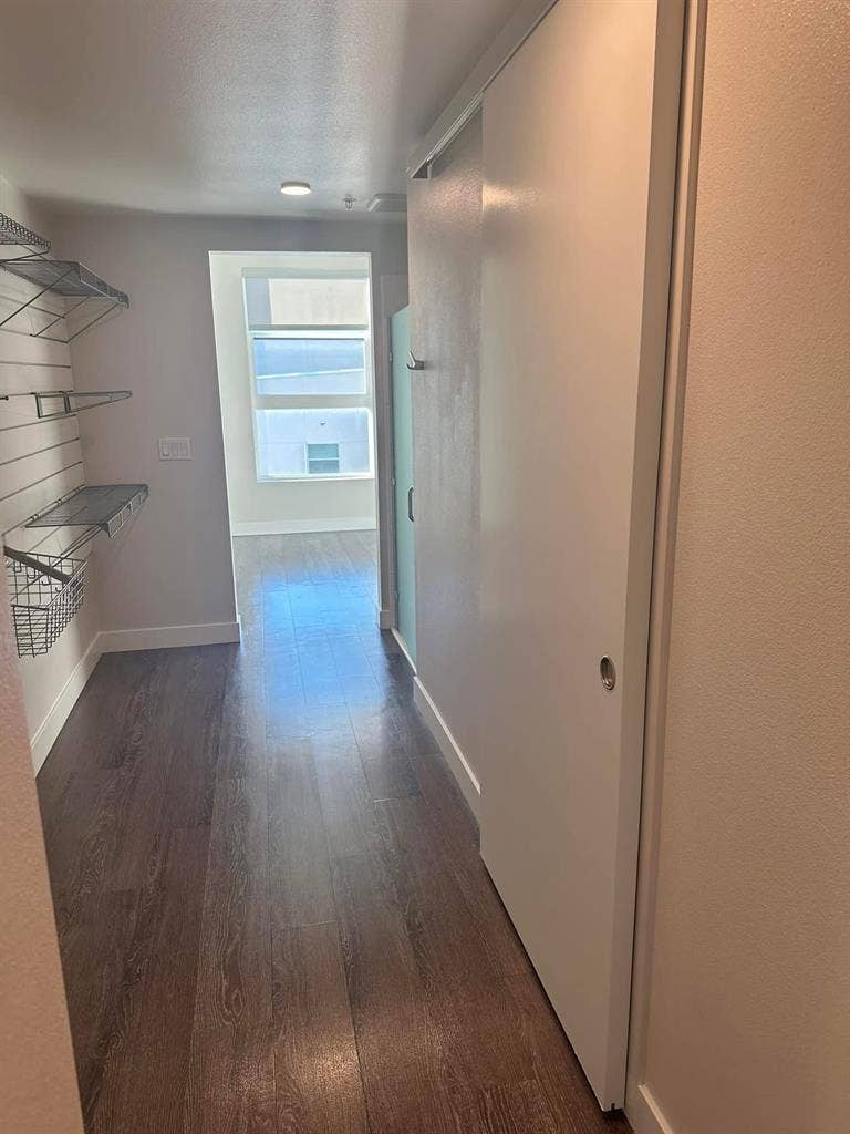 Looking for roommate near WEHO