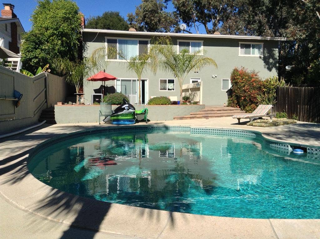 Room for rent in quiet Escondido