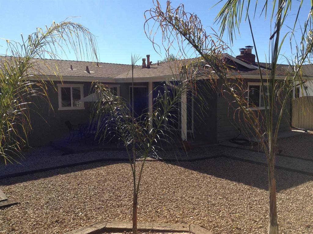 Room for rent in quiet Escondido