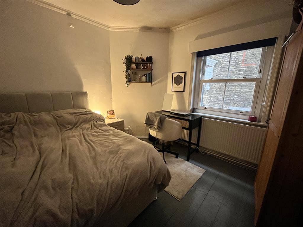 Cosy double room available