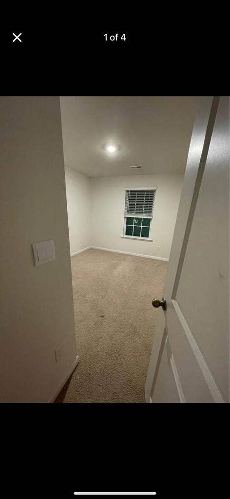 Looking for roomate $ month-mont