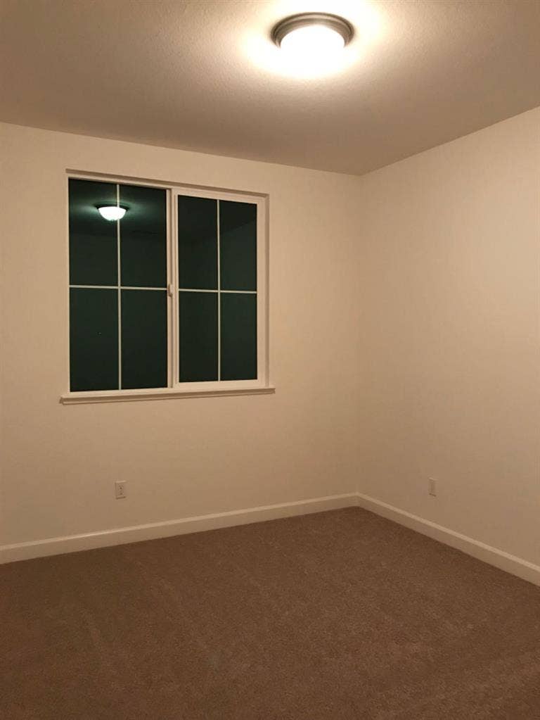 Large beautiful room for rent
