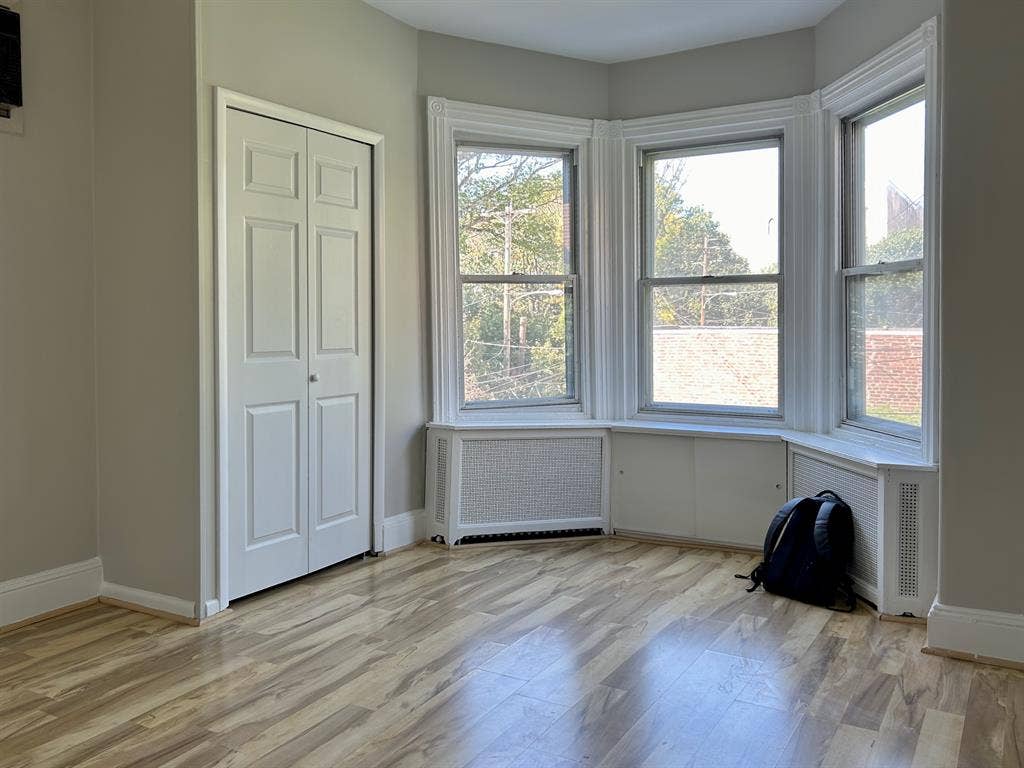 Beautiful Manayunk Bedroom 🏡