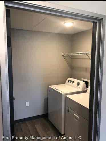 Roommate needed South Ames
