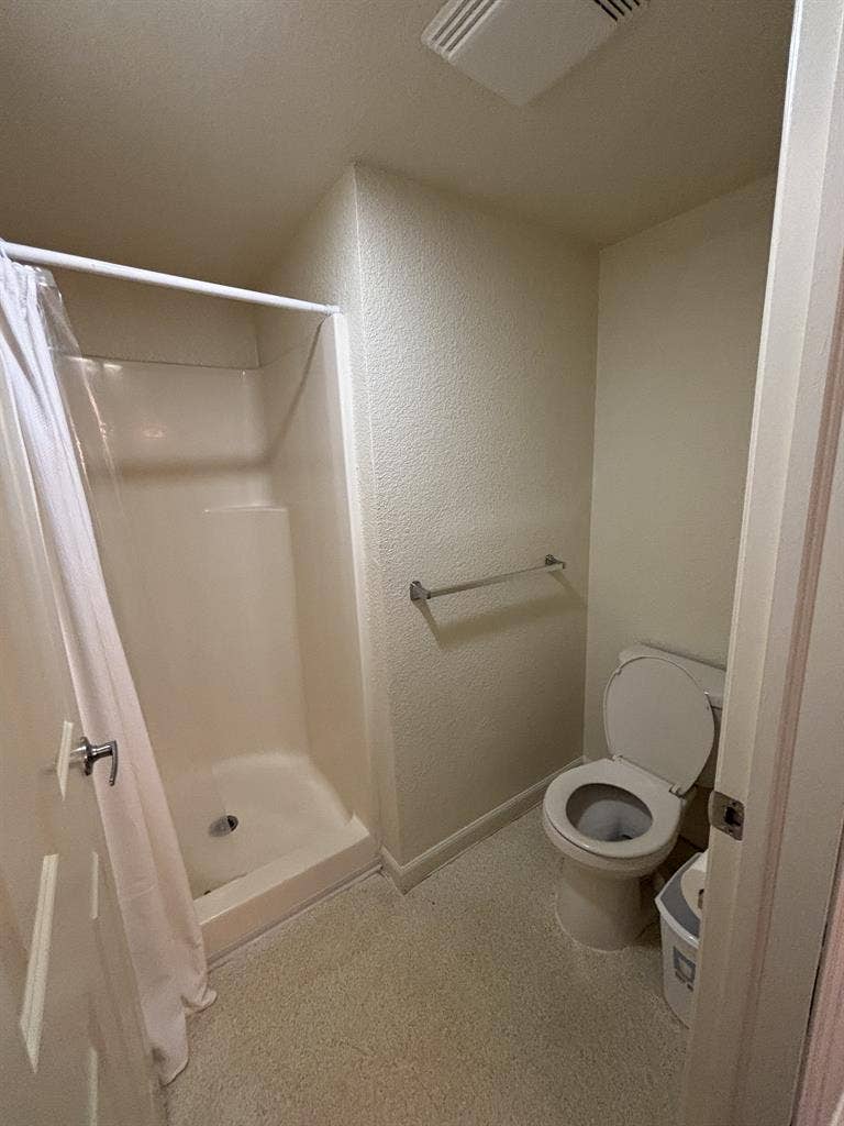 One bed, private bath Room in Davis