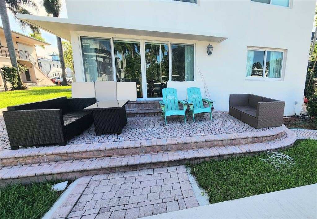 1 bedroom to rent in Los Olas Isles