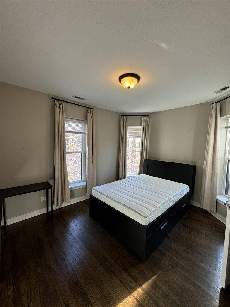 Sublease in Lincoln Park/Old Town!