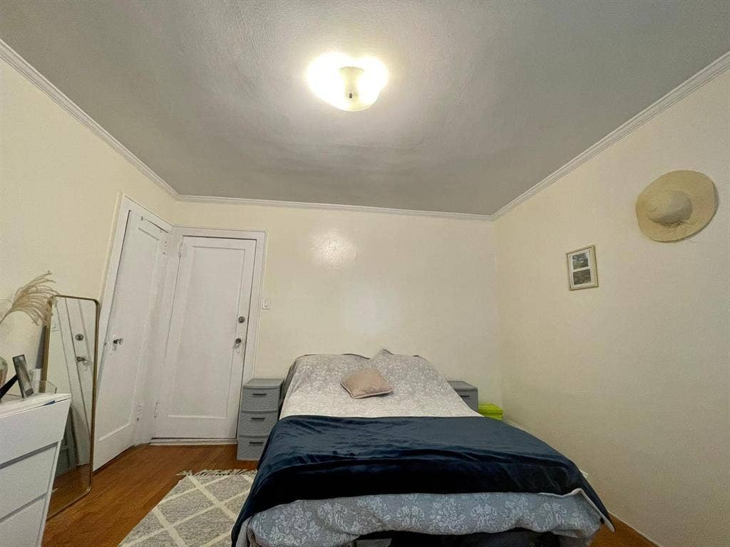 Spacious room in Astoria