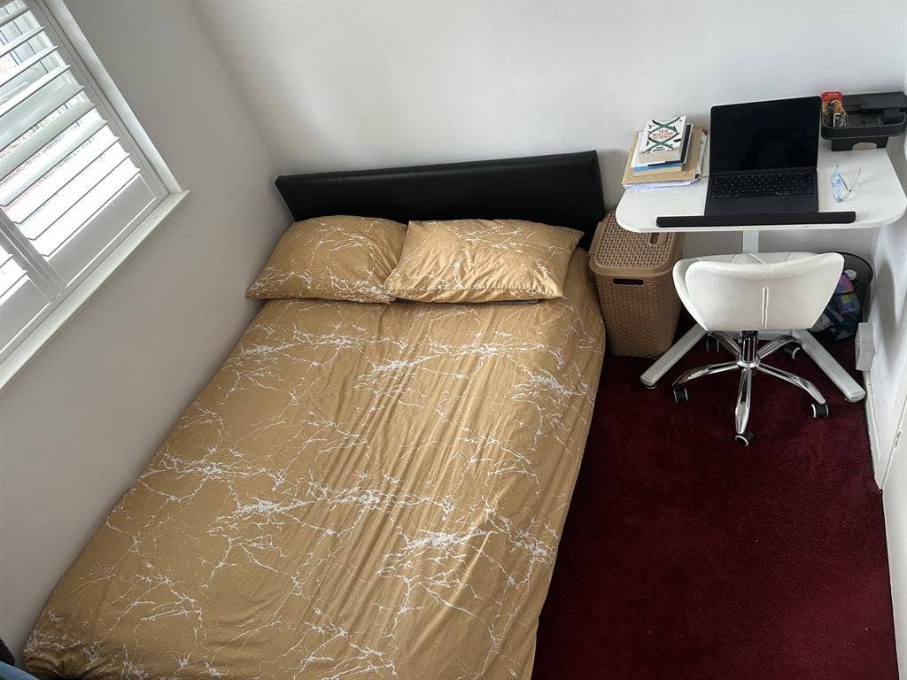 Luxury Room in Bromley /m